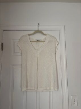 bobeau Cream V-Neck Short Sleeve Tee